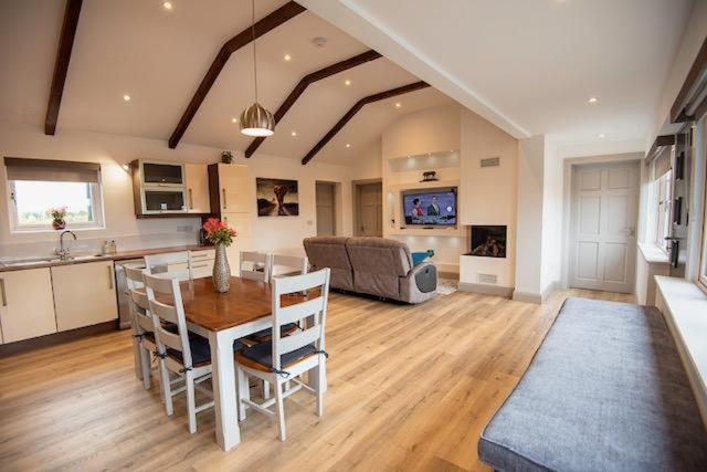 קורק Meadowlane Lodge מראה חיצוני תמונה